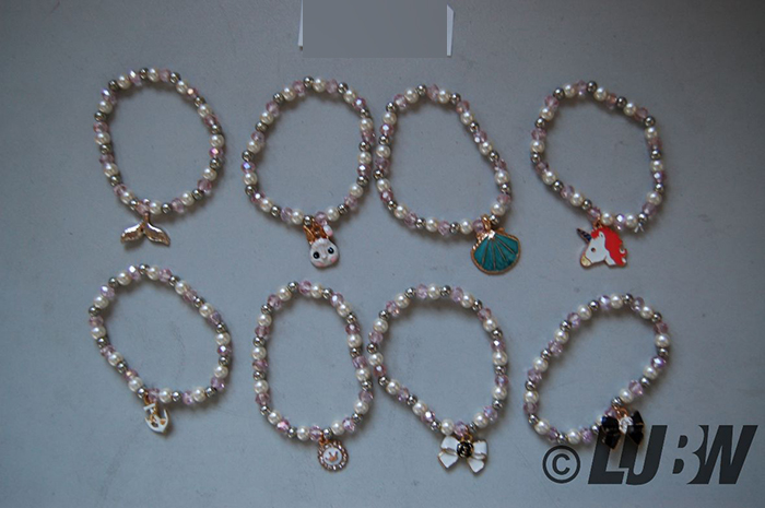 Tacobear — Tacobear 12 Stück Freundschaftarmband Armbänder Kinder Perlenarmband mit Anhänger Tiere Einhorn