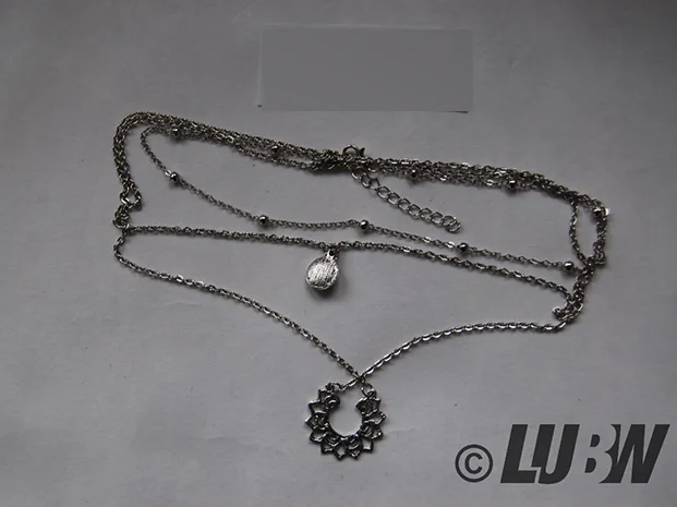 Ushiny — Ushiny Boho Layered Flower Choker Halskette Vintage Strass Halsketten Anhänger Schmuck Kette