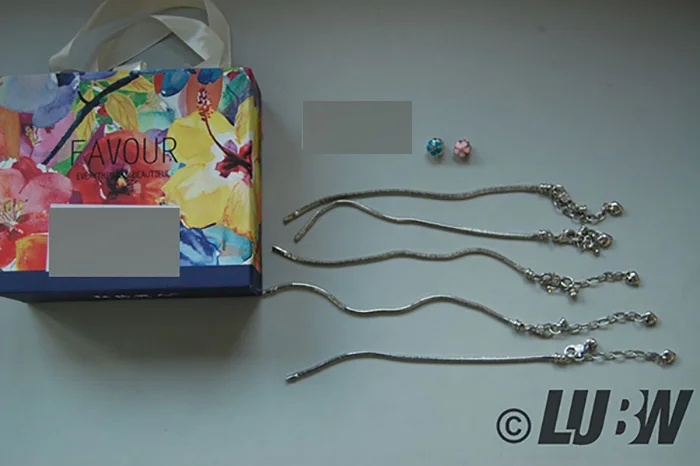 Aojoun 89 Pcs Geschenke für Mädchen - Schmuck Selber Machen Set, Charm Armband Making DIY Kit Bastel