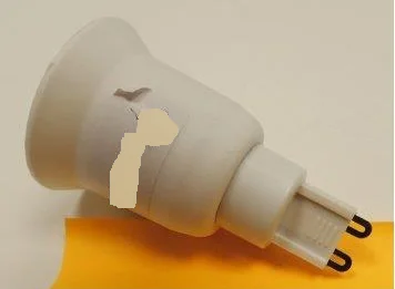 Lamp socket adapter