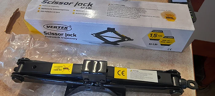 VERTEX — Scissor jack