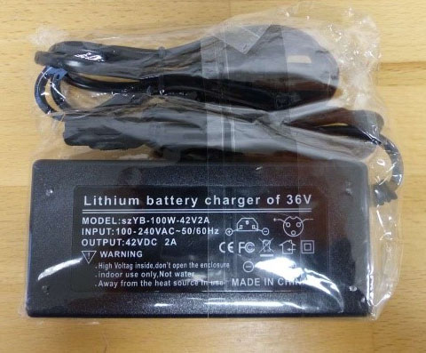 Chargeur adaptateur d'alimentation 42 V pour scooter autoéquilibrant 2 roues Hoverboard monocycle