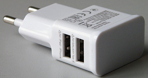 TRAVEL ADAPTER