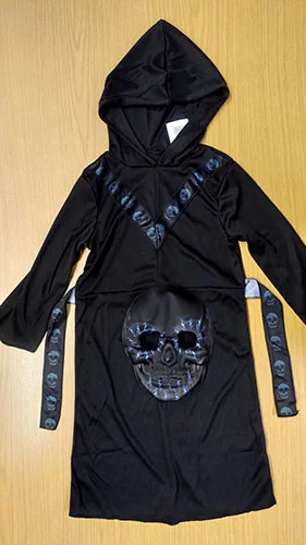 Pentone Creations SA — Dark Lord - Hooded Robe, Mask