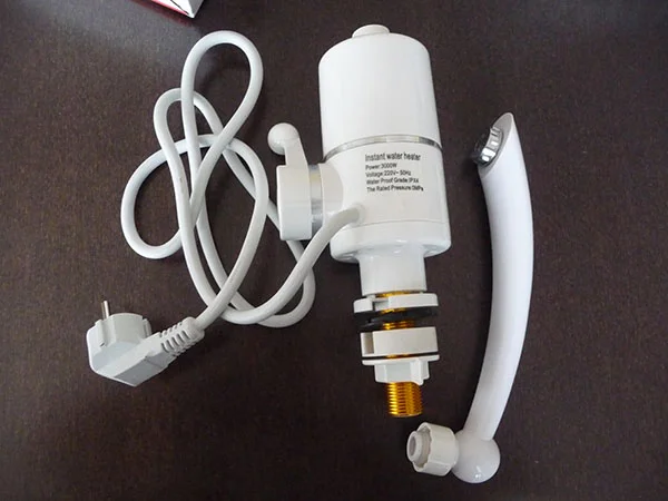 Instant electric water heating faucet