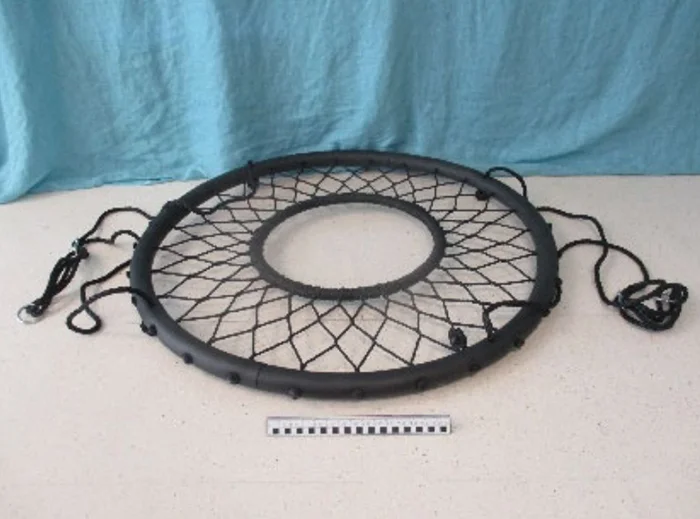 Nordic Play — Round Swing with net