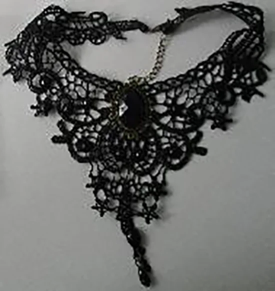 Halskette Damen Collier schwarz Gothik-Stil gehäckelt