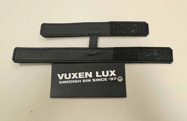 Vuxen — Double leather velcro strap