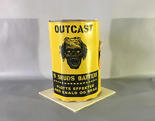 Fyrværkerieksperten — Outcast