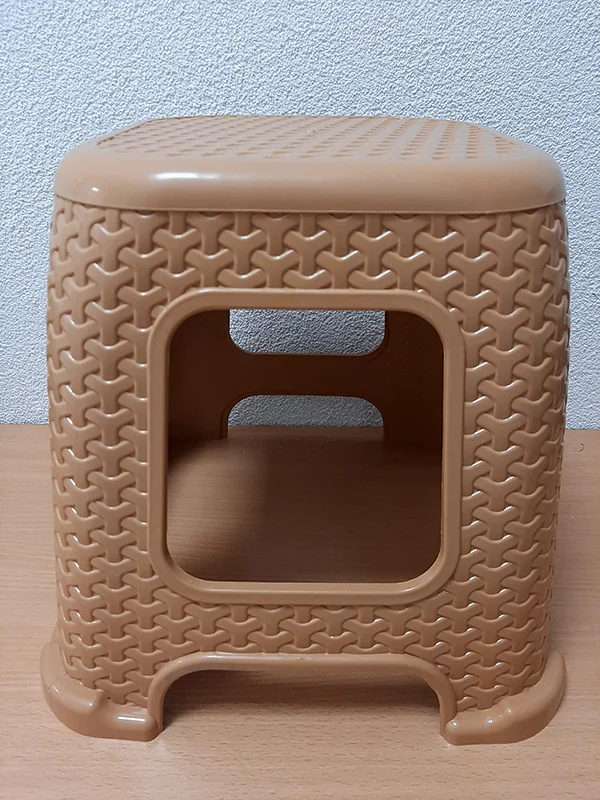 ER-ER — Plastic stool