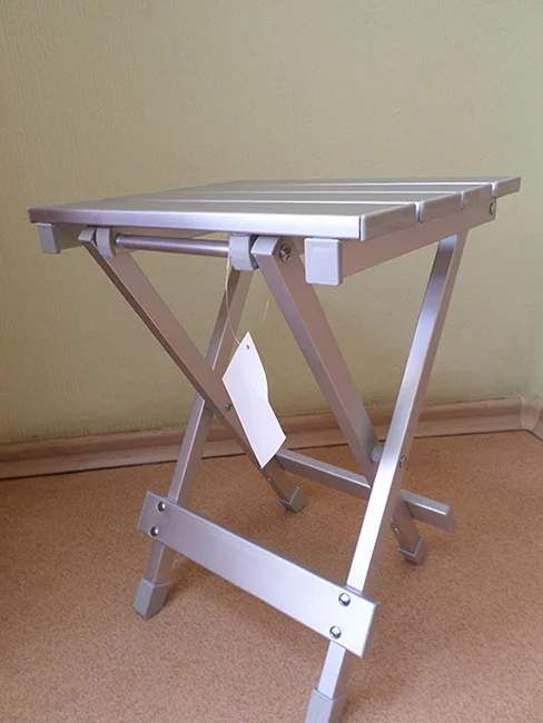 Folding tourist chair