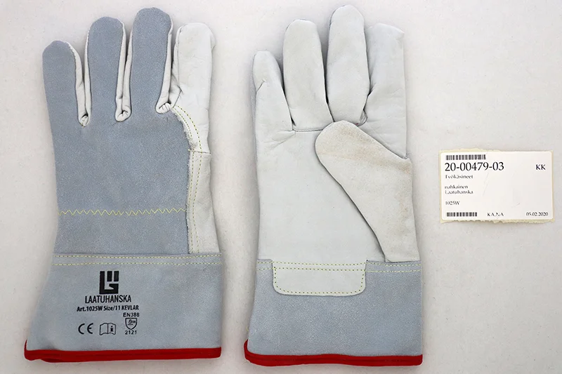 Laatuhanska — Buffalo leather gloves