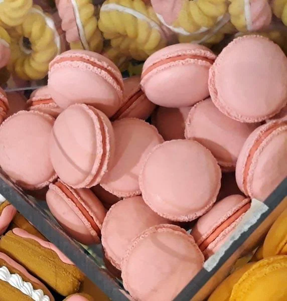 IWAKO — Eraser shaped like a pink macaroon