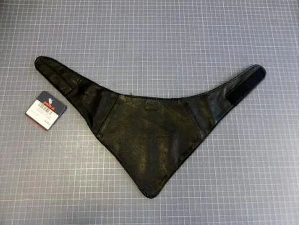 Polo — Leather scarf