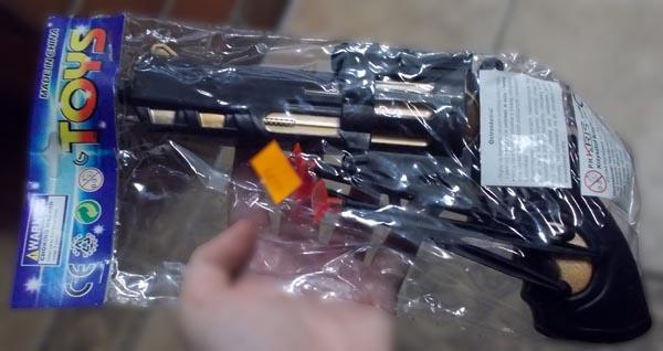 Toys — Pistolet na strzalki