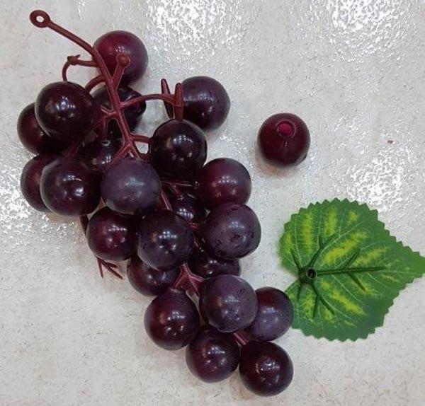 Decorative grapes