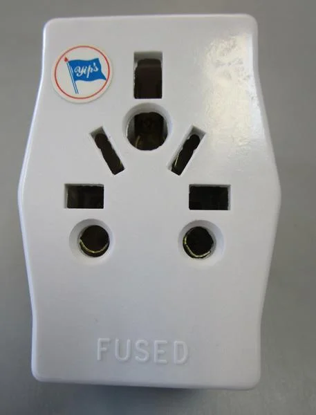 Yip's — Travel adaptor