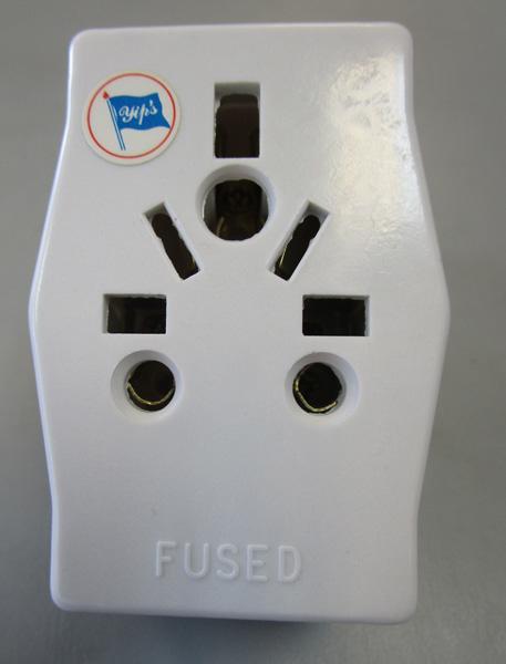 Yip's — Travel adaptor