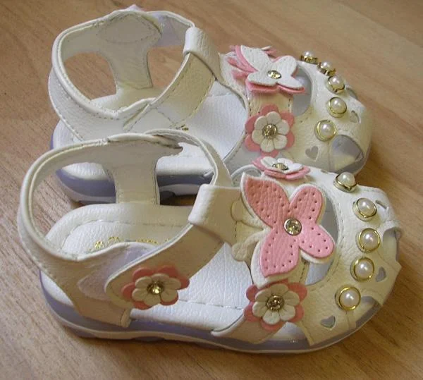 XYY — Children's sandals