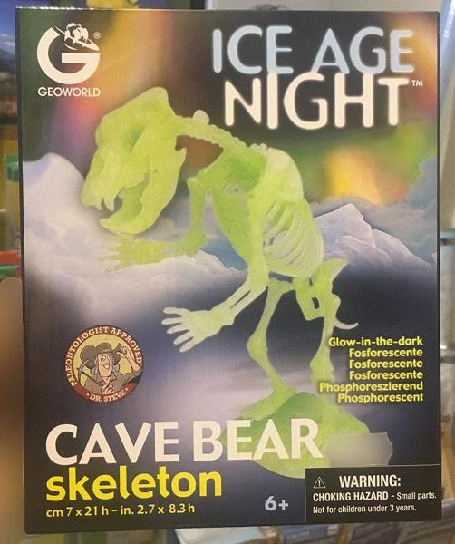 GEOWORLD — Ice Age Night - Cave Bear skeleton