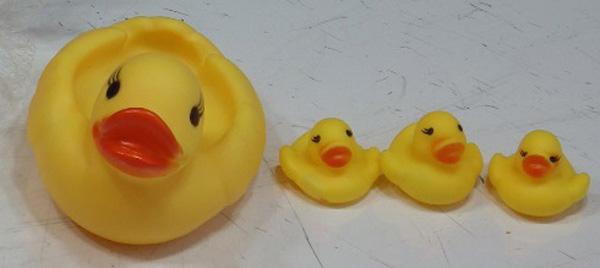 4PC RUBBER SQUEAKY YELLOW DUCK SHOWER BATH