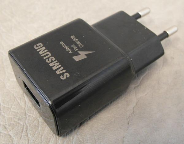 Samsung (counterfeit) — Travel Adapter