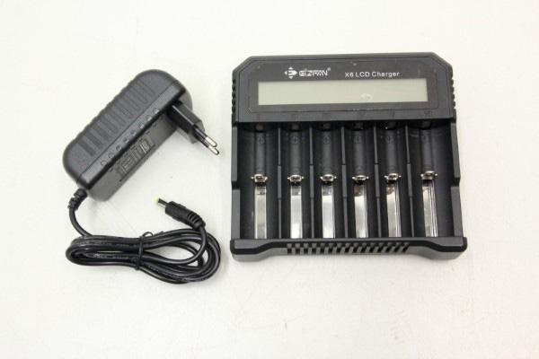 Eizfan — LCD Universal charger