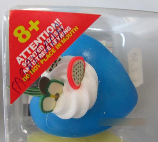 JUMBO SQUISNY — Cake fridge magnet