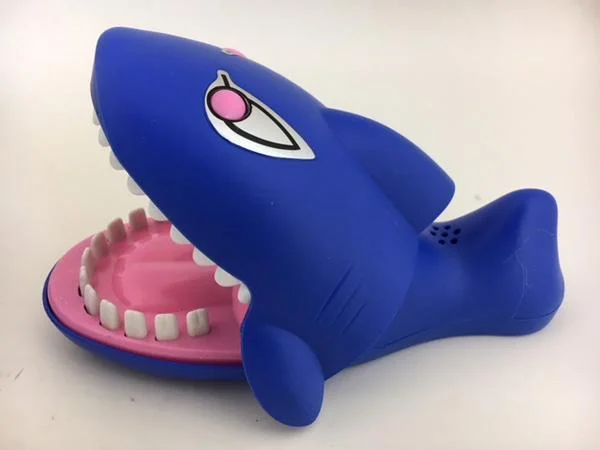 Shu Cheng Toys — Haj Tandläkare-spel