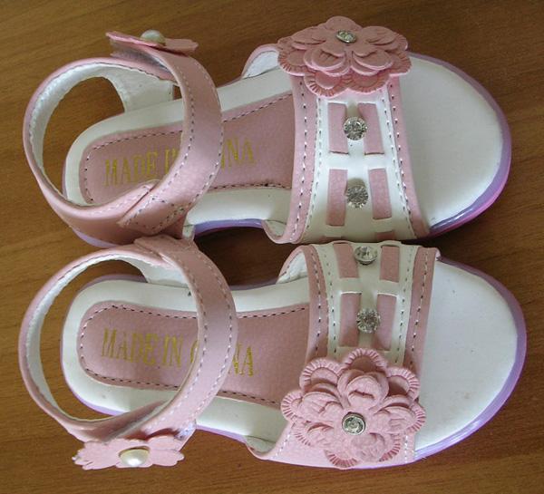 Girls' sandals