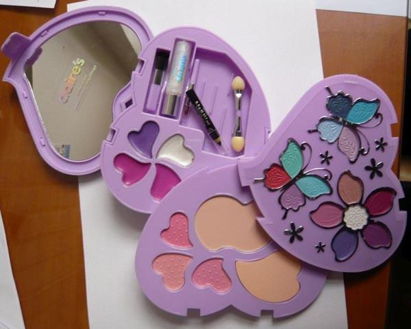 Claire's — makeup set