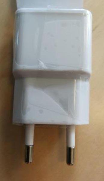 TRAVEL ADAPTER