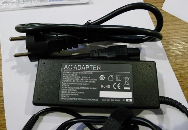 Extradigital — Notebook Power Adapter