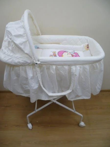 Farlin — Baby carry cot
