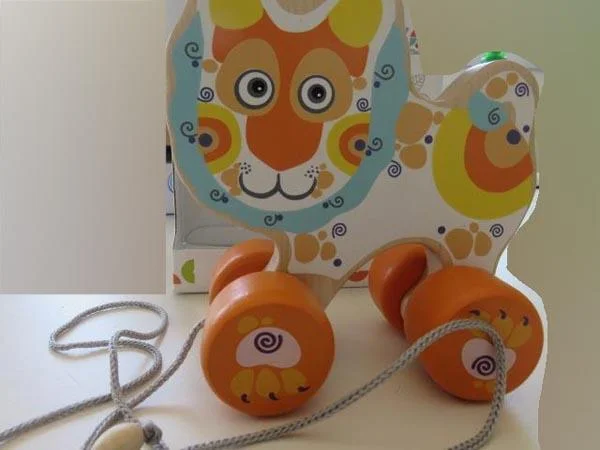 CUBIKA / Levenya — Wooden pull-along toy