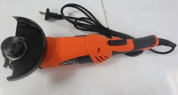 SHARKS — UHLOVÁ BRÚSKA ('Angle grinder')