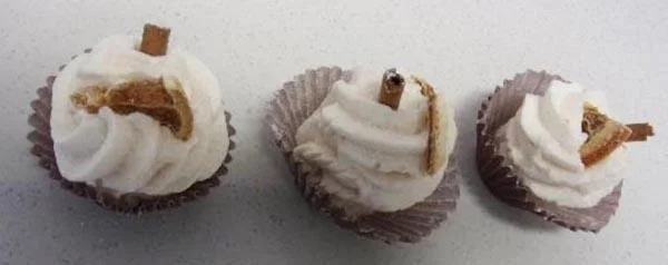 AUTOUR DU BAIN — Mini-Cupcake Orange-Cannelle