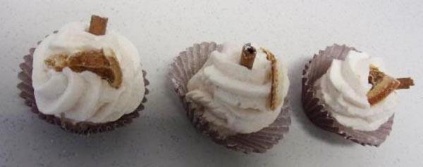 AUTOUR DU BAIN — Mini-Cupcake Orange-Cannelle