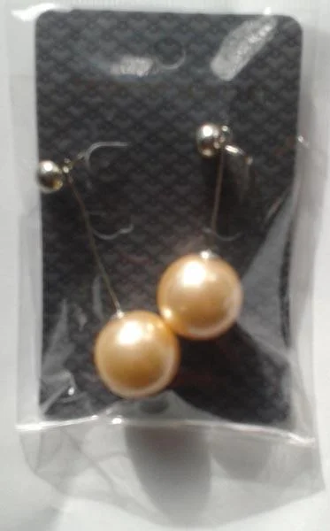 NAUŠNICE ('Earrings')
