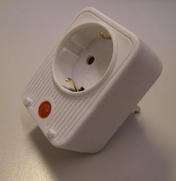 Highlands International — Överspänningsskydd ('surge protection')