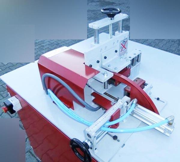 Winter — Wedge cutter machine