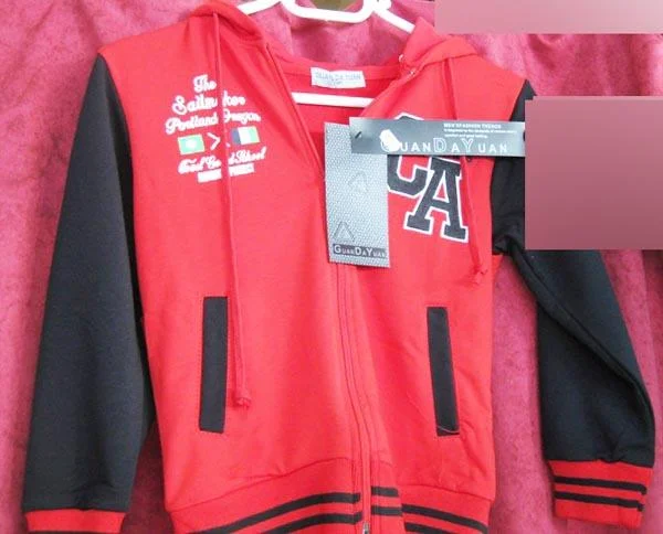 GUAN DA YUAN — Children’s sweatshirt