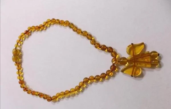 DARRA — Amber jewellery for children