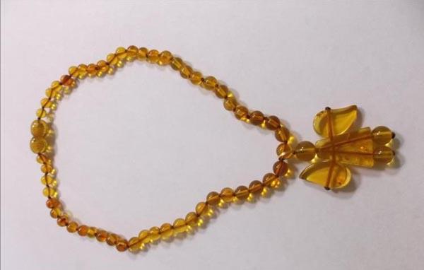 DARRA — Amber jewellery for children