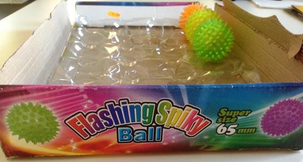 FLASHING SPIKY BALL