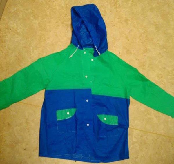 Feeling Rain — gyermek esőköpeny ("Children's raincoat")
