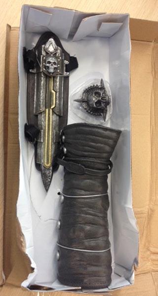 McFarlane Toys, Ubisoft — Assassin's Creed - Pirate Hidden Blade and Gauntlet