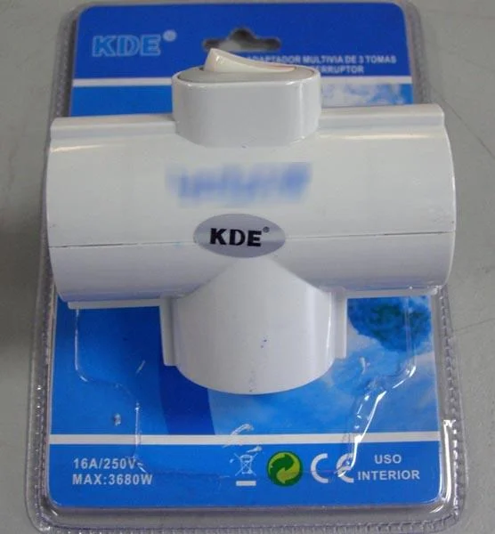 KDE — Adaptador Multivia de 3 Tomas