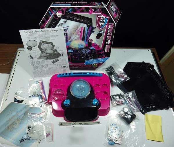 Canal Toys — Monster High