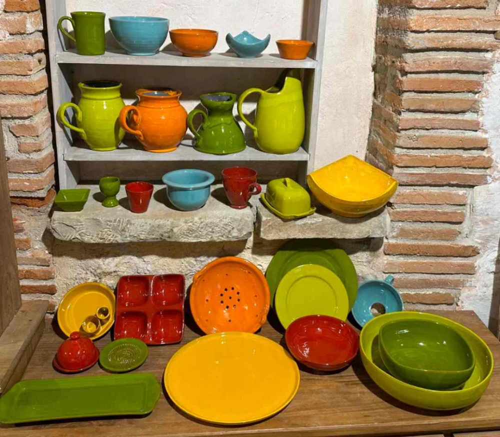 sans marque — article de table en céramique artisanale